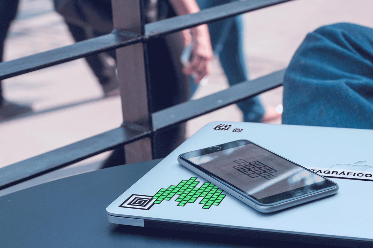 <br />
<b>Deprecated</b>:  Function create_function() is deprecated in <b>/home/lu1nd9x51qfq/domains/metagrafico.com/html/kirby/toolkit/lib/html.php</b> on line <b>105</b><br />
Macbook & iPhone